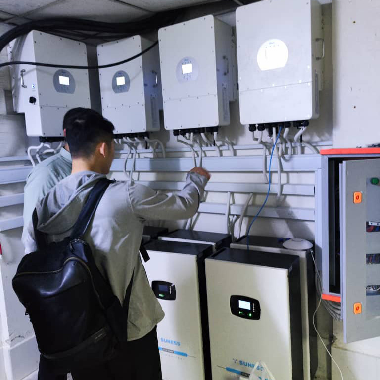 Inversor Deye com bateria Inversor Deye com bateria